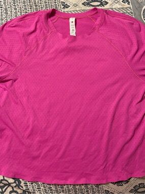 lululemon athletica Bright Pink Short Sleeve Performance Tee